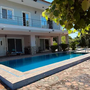 Apartament Vieri, Lukovë